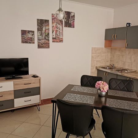 Apartmani Prova Tisno Exterior photo