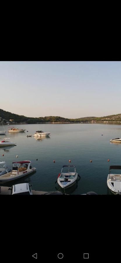 Apartmani Prova Tisno Exterior photo