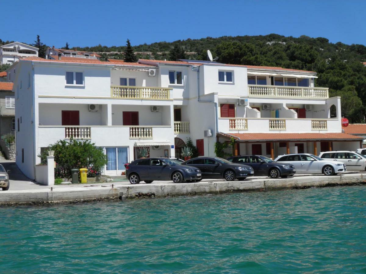 Apartmani Prova Tisno Exterior photo