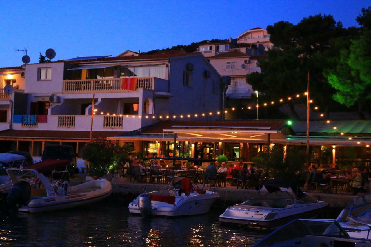 Apartmani Prova Tisno Exterior photo