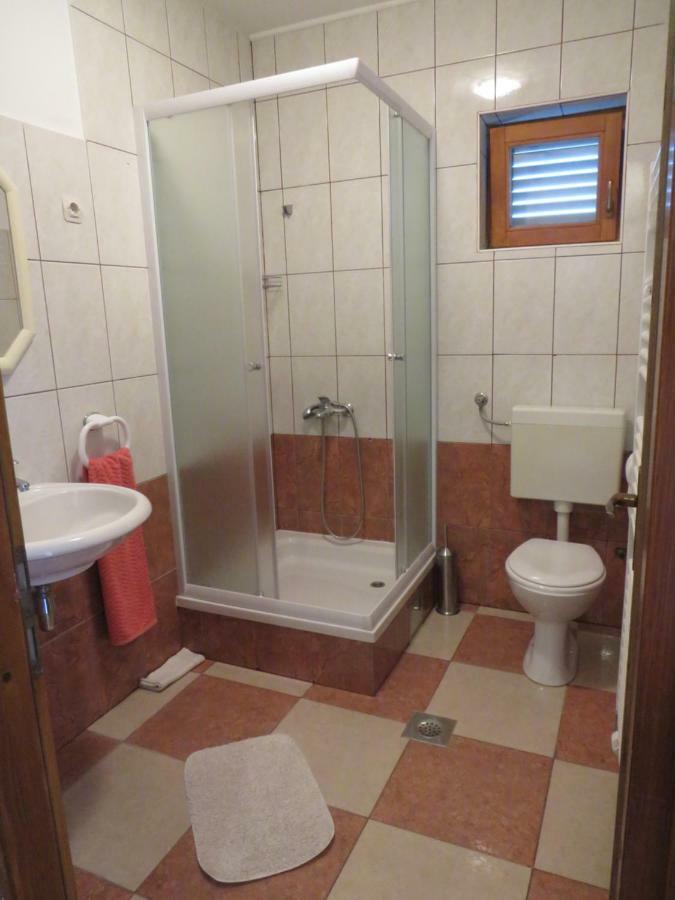 Apartmani Prova Tisno Exterior photo